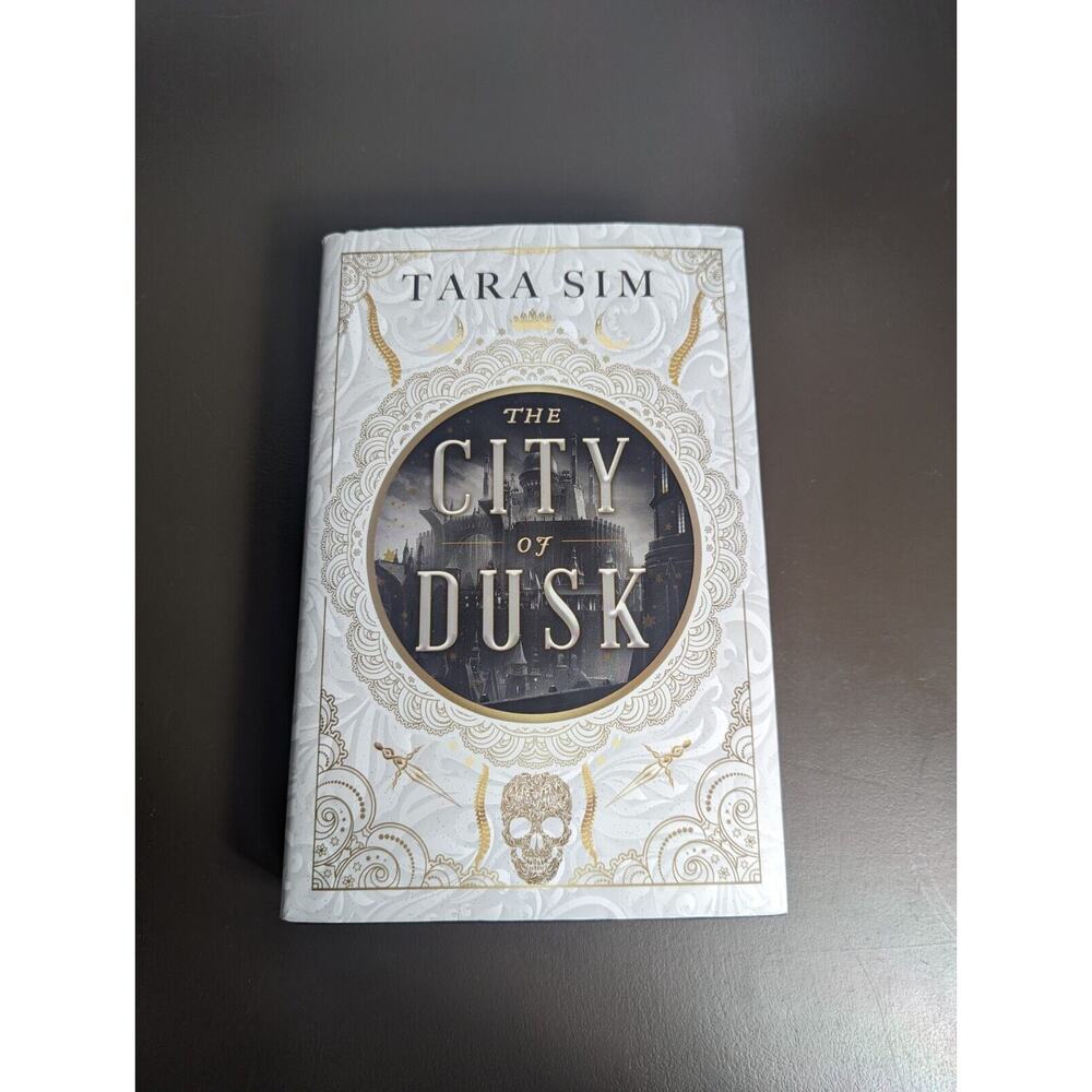 Fairyloot The City Of Dusk Signed Sprayed Edge Exclusive Edition Fabric Bookmark